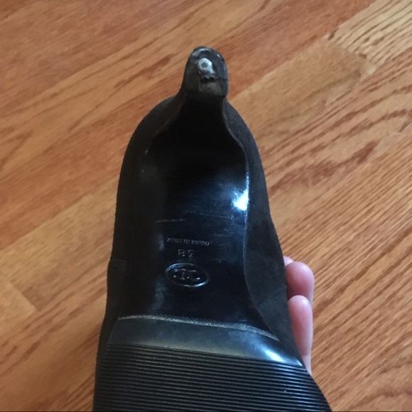 Suede Chanel Boots with fur Trim - Picture 8 of 8